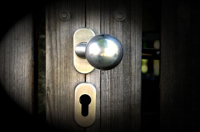 : Deurknop met sleutelgat, PIRO4D via Pexels (Pexels-licentie)